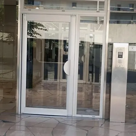 Appartement Vue Imprenable Sur Paris Situé à - La Défense Courbevoie